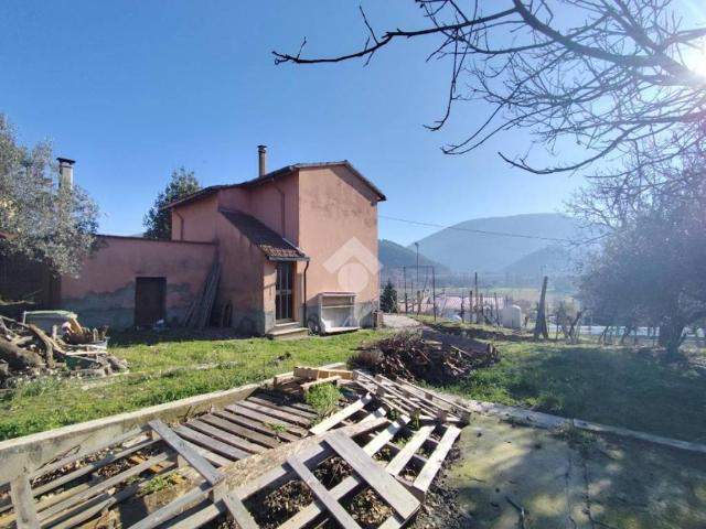 Casa indipendente in vendita a Foligno PG