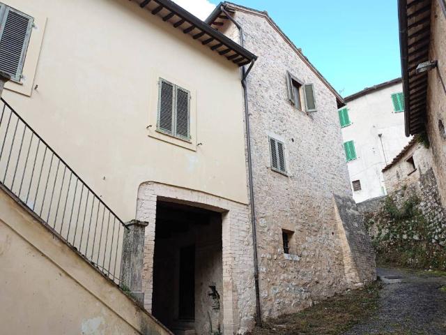 Casa indipendente in vendita a Foligno PG
