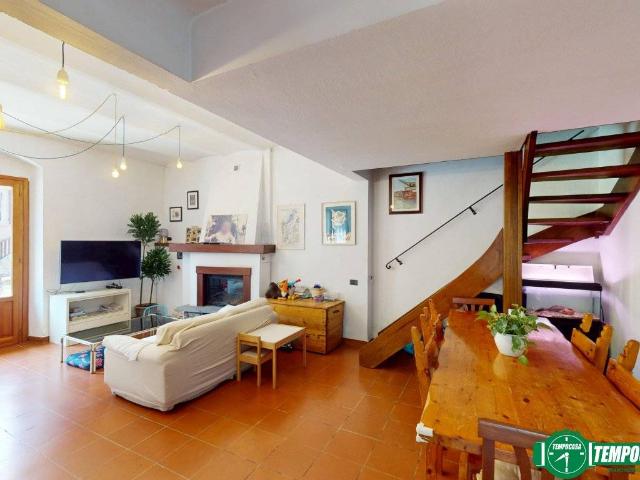 Casa indipendente in vendita a Follo SP