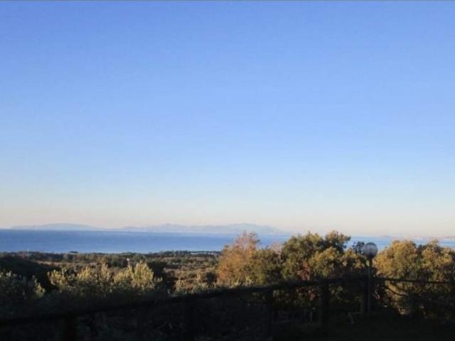 CASA INDIPENDENTE in VENDITA a FOLLONICA di 5 vani