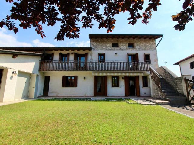 Villa in vendita a Fontanafredda PN