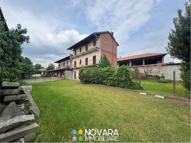 Casa indipendente in vendita a Fontaneto d'Agogna NO