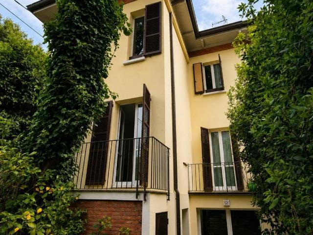 Casa indipendente in vendita a Forlì FC