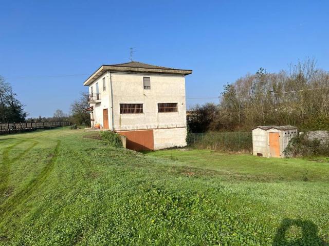 Casa indipendente in vendita a Formigliana VC