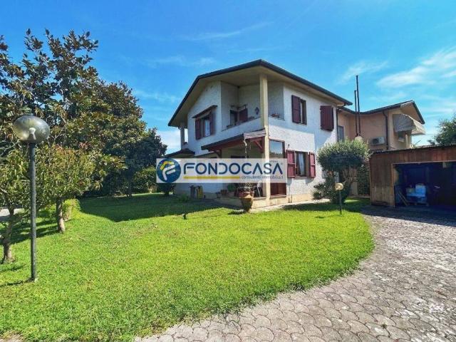 Casa indipendente in vendita a Forte dei Marmi LU