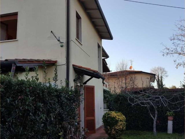 Casa indipendente in vendita a Forte dei Marmi LU