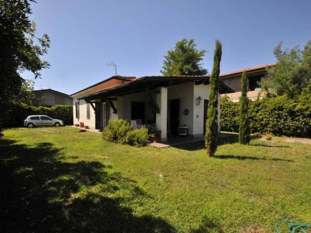 Casa indipendente in vendita a Forte dei Marmi LU