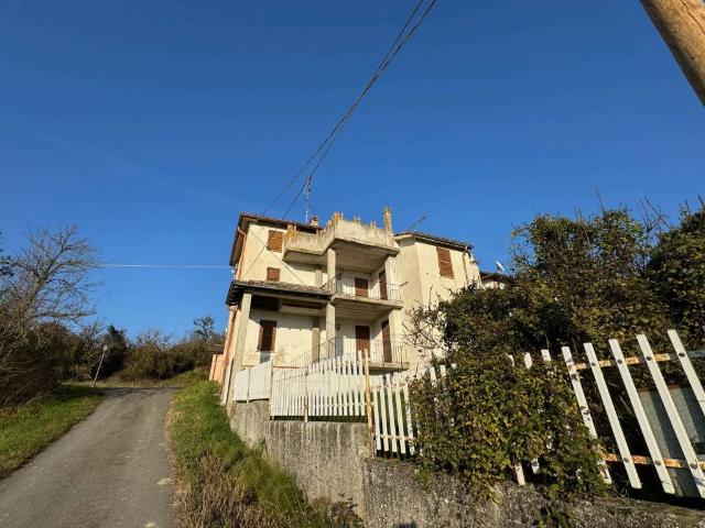 Casa indipendente in vendita a Fortunago PV