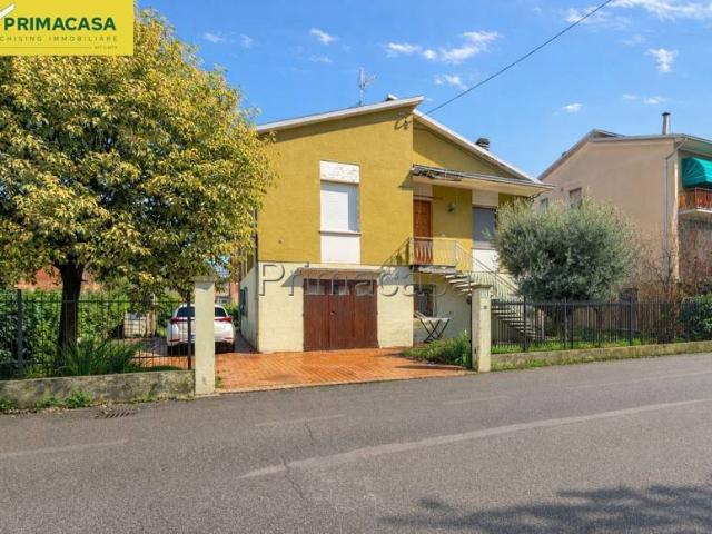 Casa indipendente in vendita a Fabbrico RE