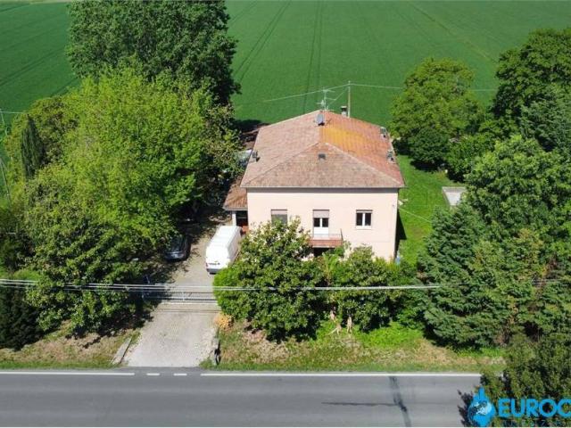 Casa indipendente in vendita a Fabbrico RE