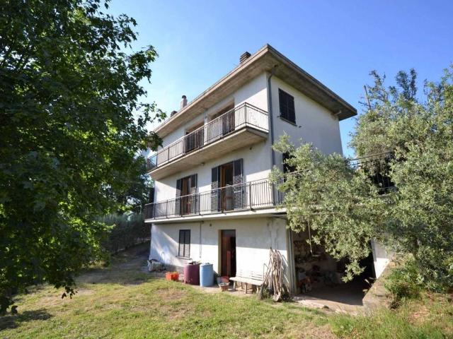 Casa indipendente in vendita a Fabro TR