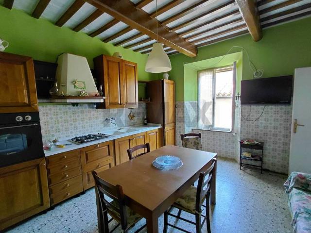 Casa indipendente in vendita a Fabriano AN