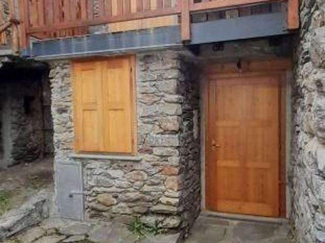 Casa indipendente in vendita a Faedo Valtellino SO