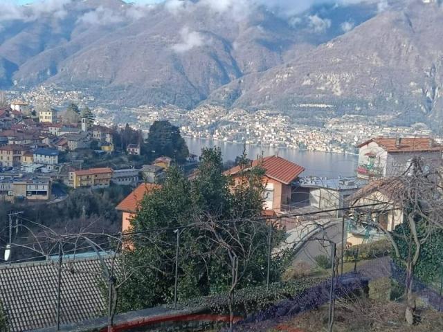 Casa indipendente in vendita a Faggeto Lario CO