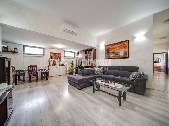 Villa in vendita a Fagnano Olona