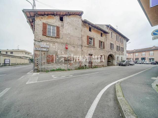 Casa indipendente in vendita a Fagnano Olona VA