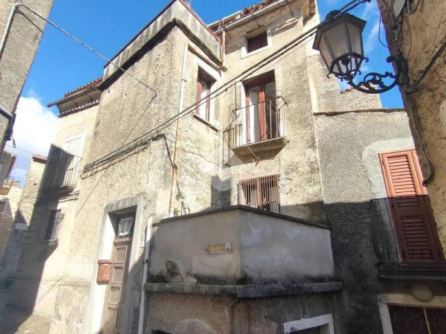 Casa indipendente in vendita a Falconara Albanese CS