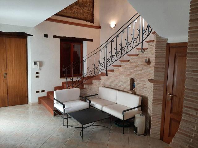 Casa indipendente in vendita a Fano