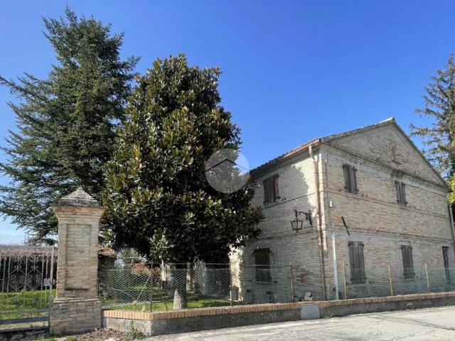 Casa indipendente in vendita a Fano