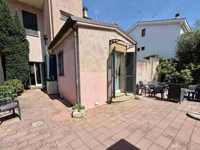 Casa indipendente in vendita a Fano PU
