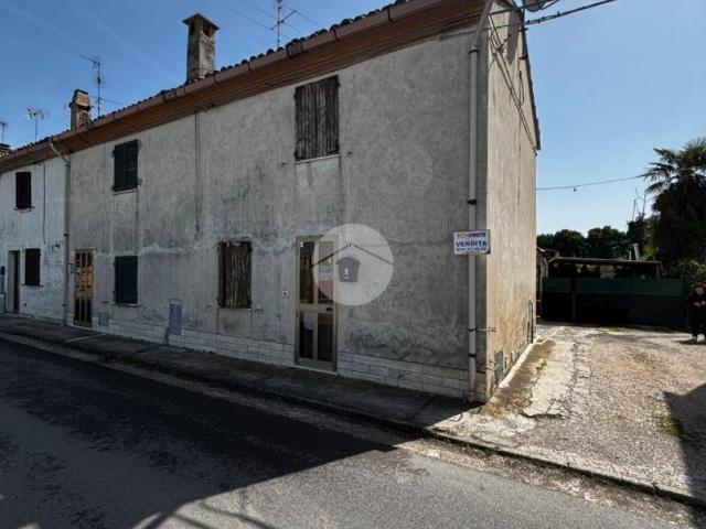 Casa indipendente in vendita a Fano PU