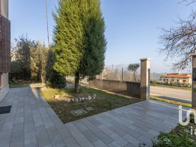 Casa indipendente in vendita a Fano PU