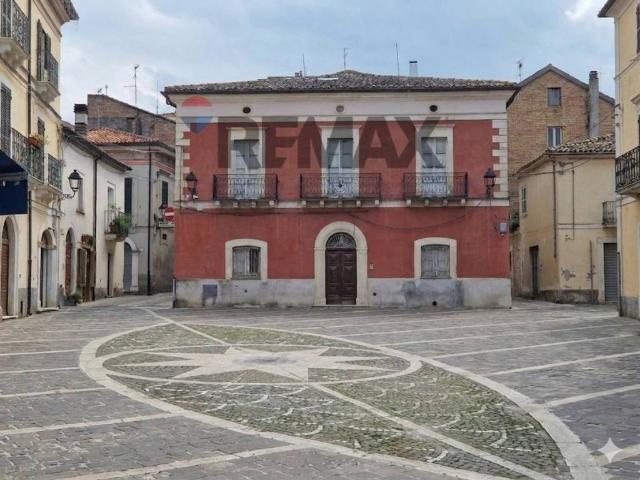 Casa indipendente in vendita a Fara Filiorum Petri CH