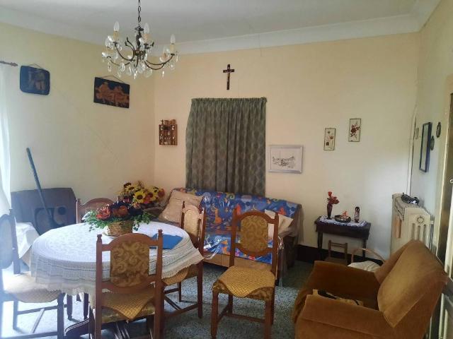 Casa indipendente in vendita a Farindola PE