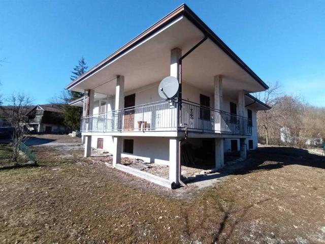Casa indipendente in vendita a Farini PC