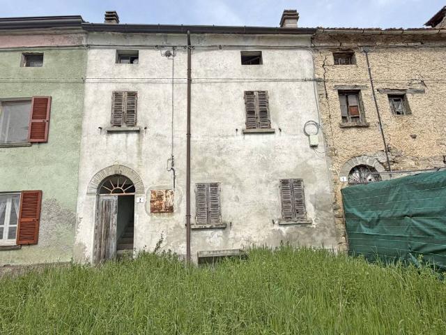 Casa indipendente in vendita a Farini PC