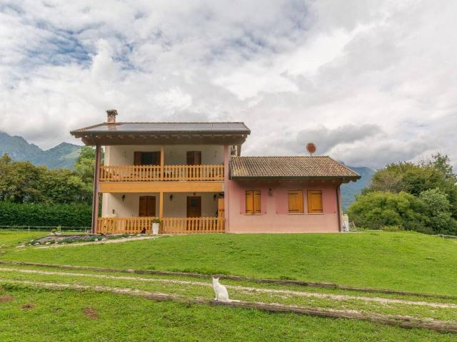 Casa indipendente in vendita a Feltre