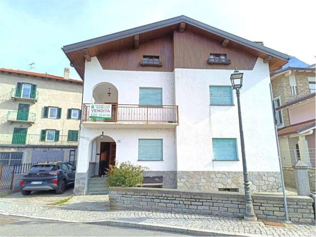 Casa indipendente in vendita a Fénis AO