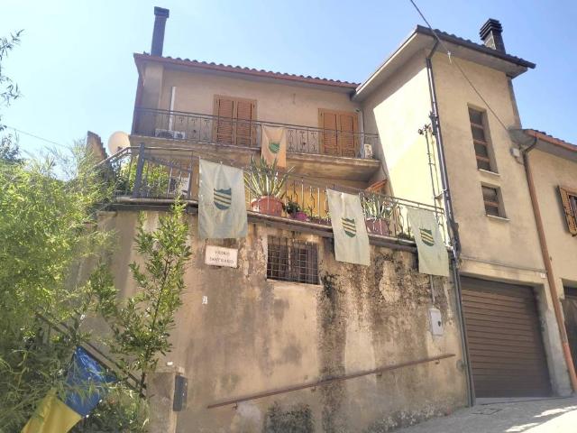 Casa indipendente in vendita a Ferentillo TR