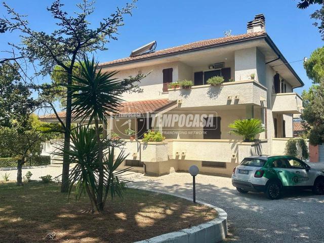 Casa indipendente in vendita a Fermo