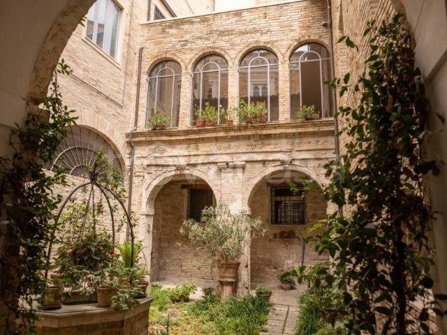 Casa indipendente in vendita a Fermo