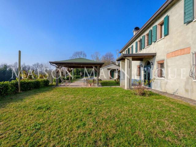 Casa indipendente in vendita a Ferrara