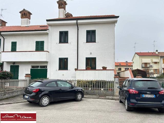 Casa indipendente in vendita a Ferrara