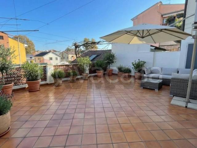 Casa indipendente in vendita a Ferrara via Bulgarelli, 34, Foro Boario