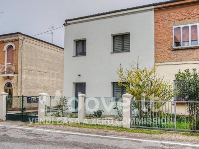Casa indipendente in vendita a Ferrara via Traversagno, 25, Via Modena