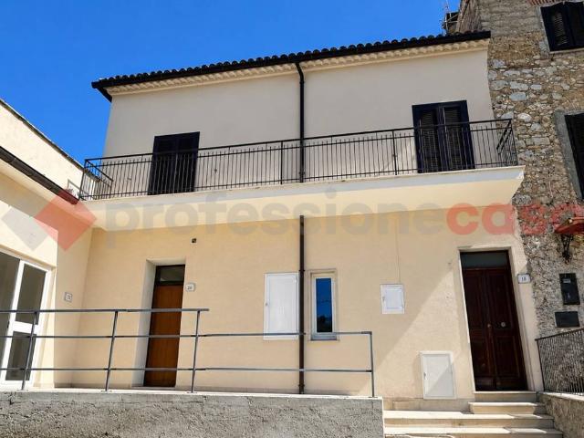 Casa indipendente in vendita a Fiuggi FR