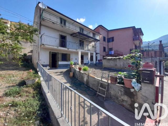 Casa indipendente in vendita a Fiumefreddo Bruzio CS