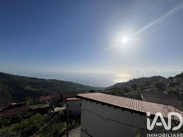 Casa indipendente in vendita a Fiumefreddo Bruzio via Lenti