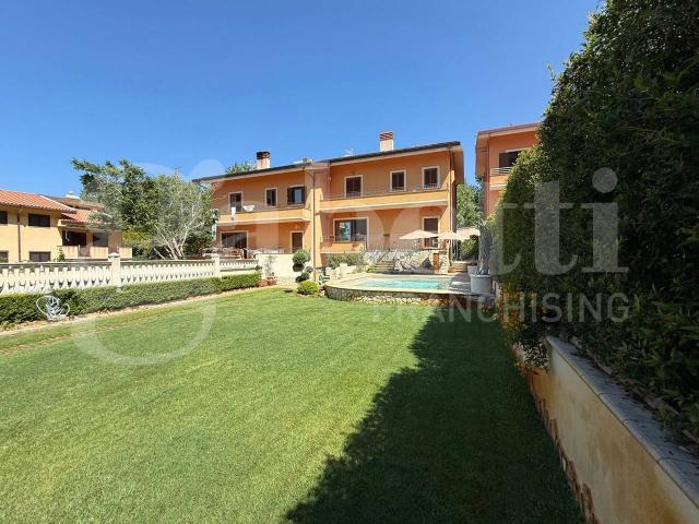 Casa indipendente in vendita a Fiumefreddo Bruzio