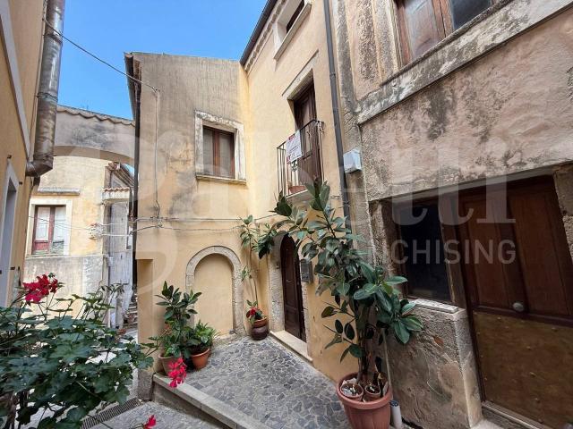 Casa indipendente in vendita a Fiumefreddo Bruzio