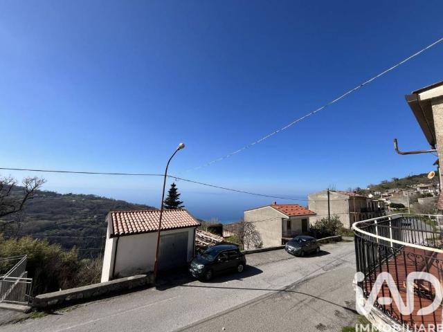 Casa indipendente in vendita a Fiumefreddo Bruzio