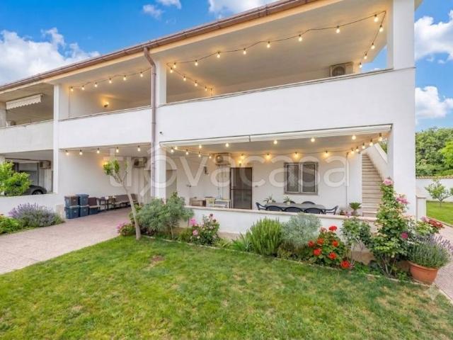 Casa indipendente in vendita a Fiumicino via Trincea delle Frasche, Isola Sacra