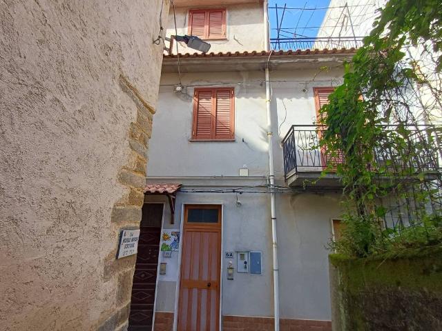 Casa indipendente in vendita a Ficarra ME