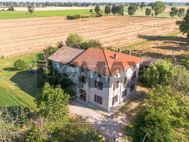 Casa indipendente in vendita a Fidenza, Castione Marchesi