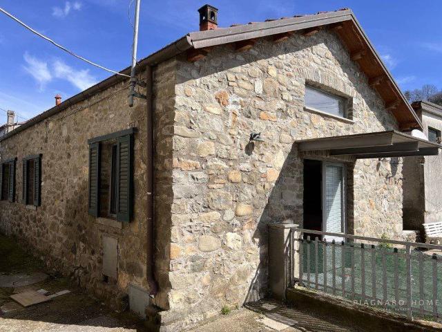 Casa indipendente in vendita a Filattiera MS