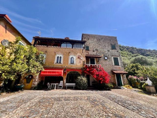 Casa indipendente in vendita a Finale Ligure SV